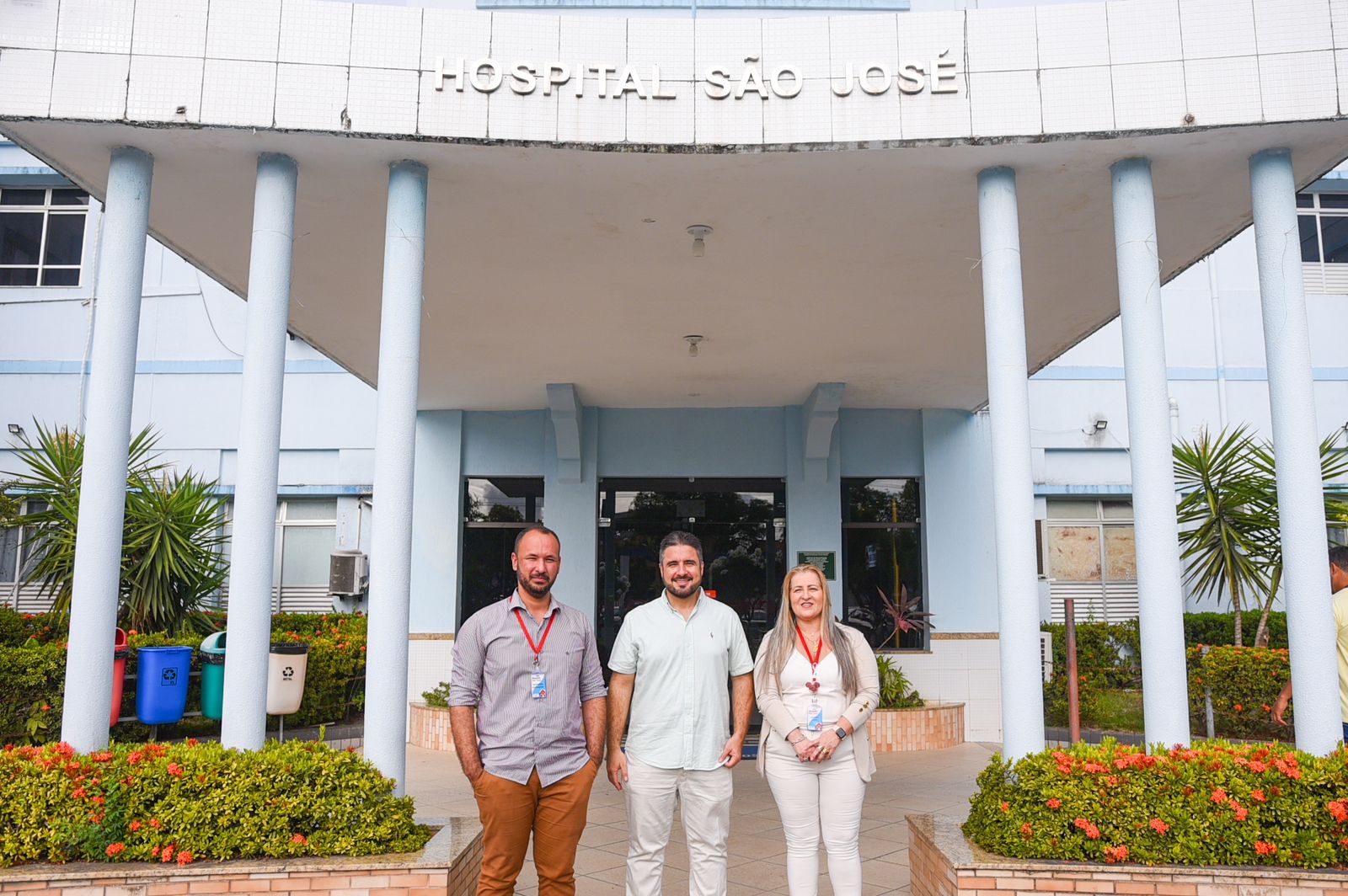 Ricardo Vasconcelos faz visita ao Hospital São José