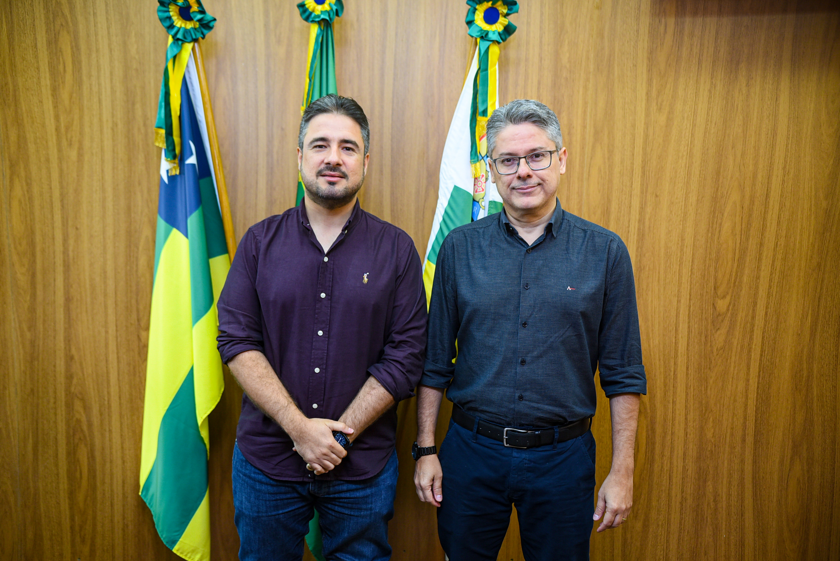 Ricardo Vasconcelos recebe senador Alessandro Vieira na CMA