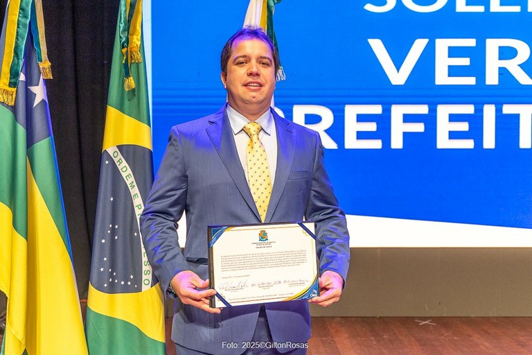 Sávio Neto de Vardo toma posse para o segundo mandato de vereador em Aracaju 