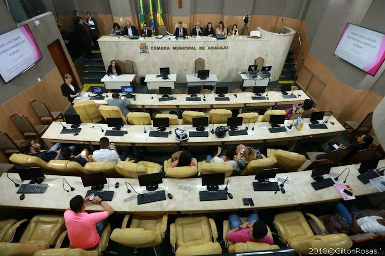 Sessão Especial debate trajetórias do movimento LGBT de Sergipe