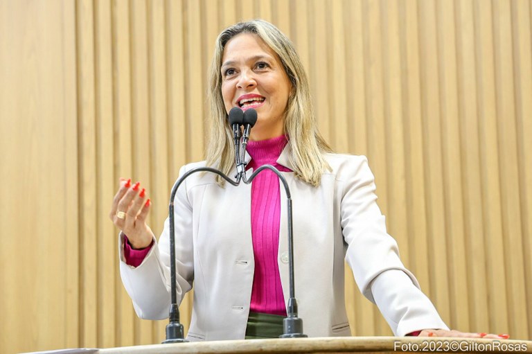 Sheyla cobra entrega de premiações a PCDs que participaram da Corrida Cidade de Aracaju