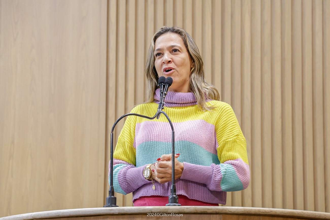 Sheyla conscientiza sobre importância dos exames preventivos ao câncer  