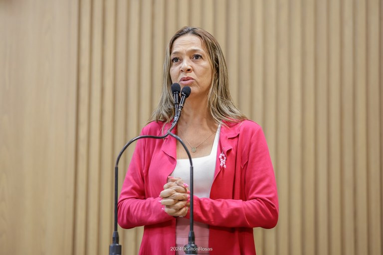 Sheyla defende ampliação do acesso a exames preventivos do câncer em Aracaju  