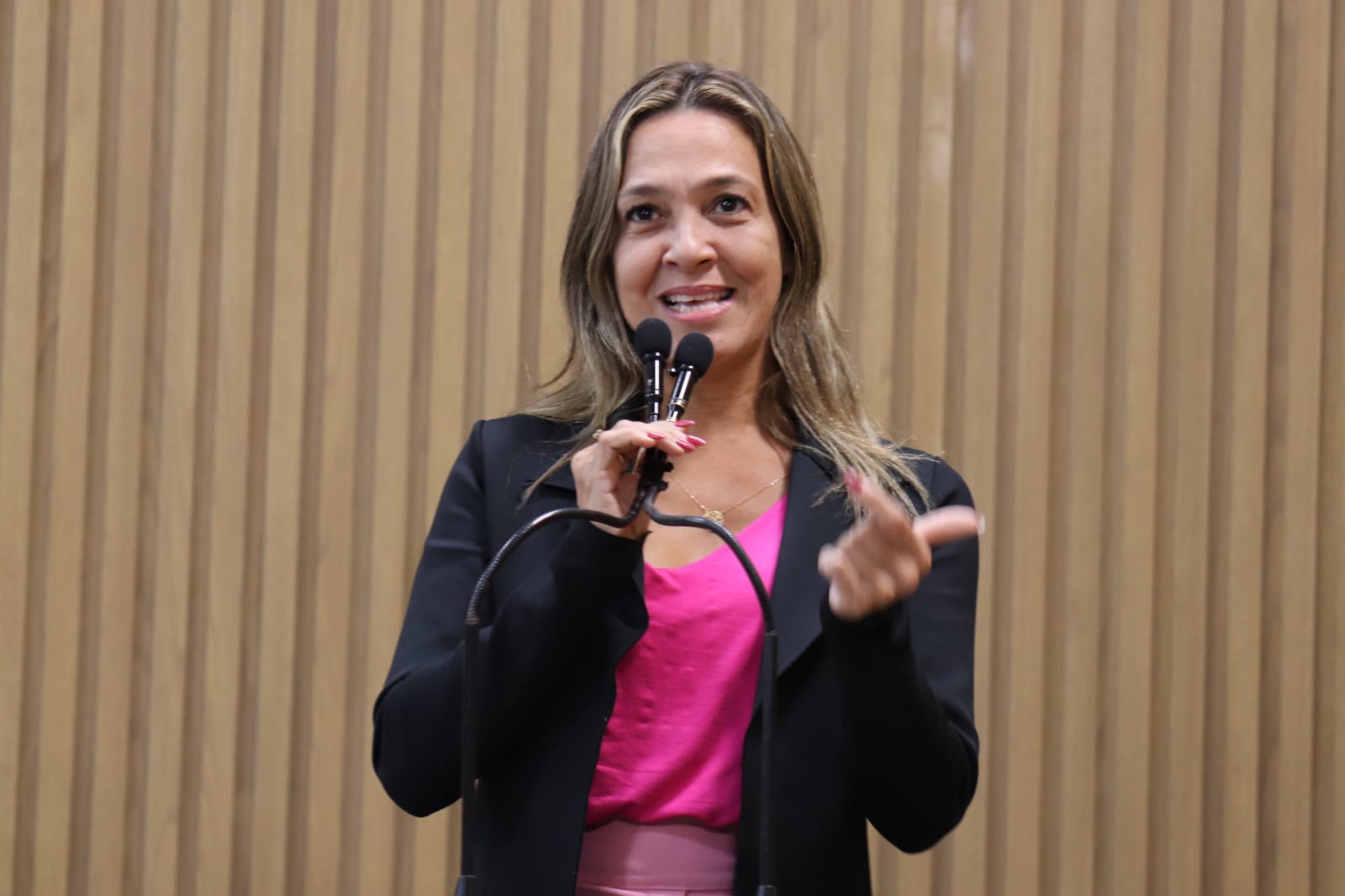 Sheyla Galba defende mais farmacêuticos nas unidades de saúde de Aracaju