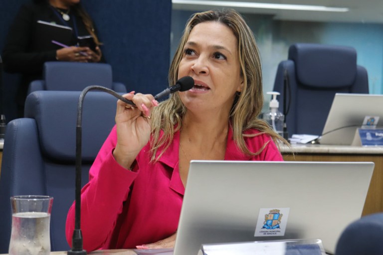 Sheyla lamenta falta de ginecologistas na rede municipal de Aracaju     