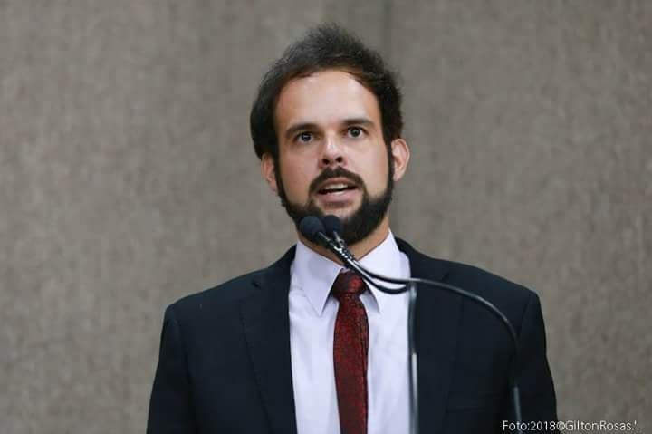 Thiaguinho defende a derrubada do veto ao PL de gratuidade para pessoas com deficiência