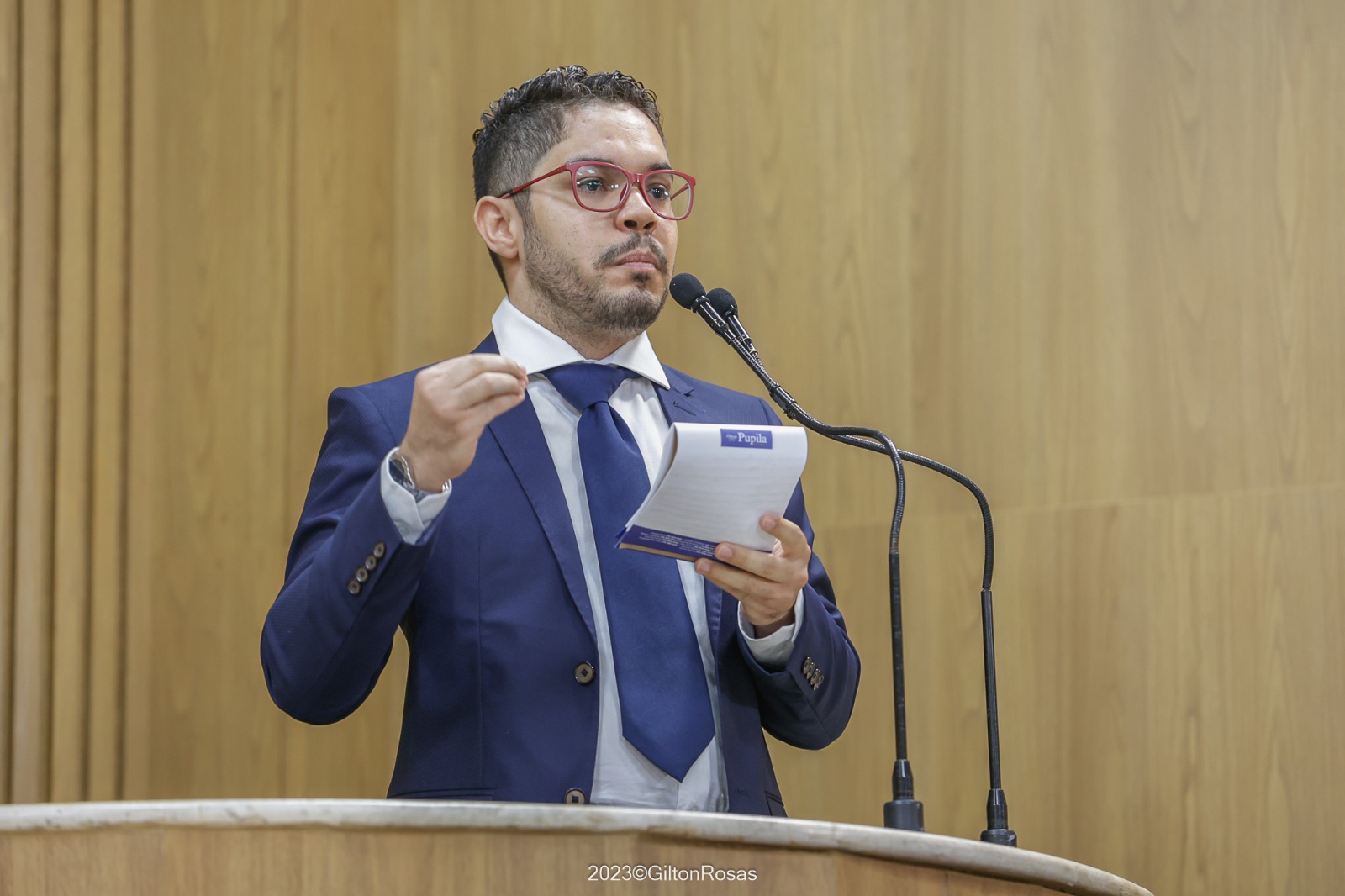 Tribuna Livre debate intolerância religiosa e racismo religioso  