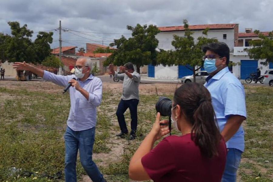 Vereador Joaquim do Janelinha acompanha ato com prefeito Edvaldo