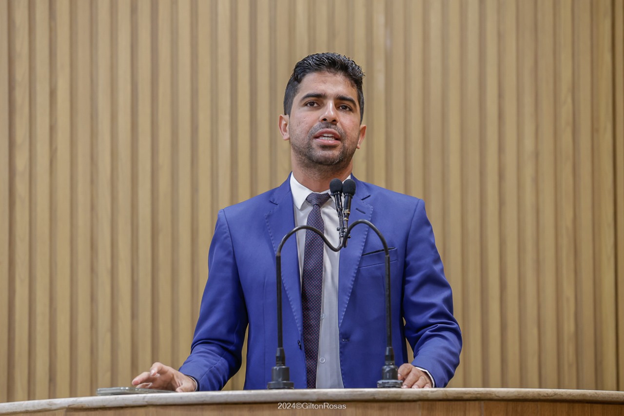 Vereador Pastor Diego questiona instalação de câmeras nos uniformes da GMA