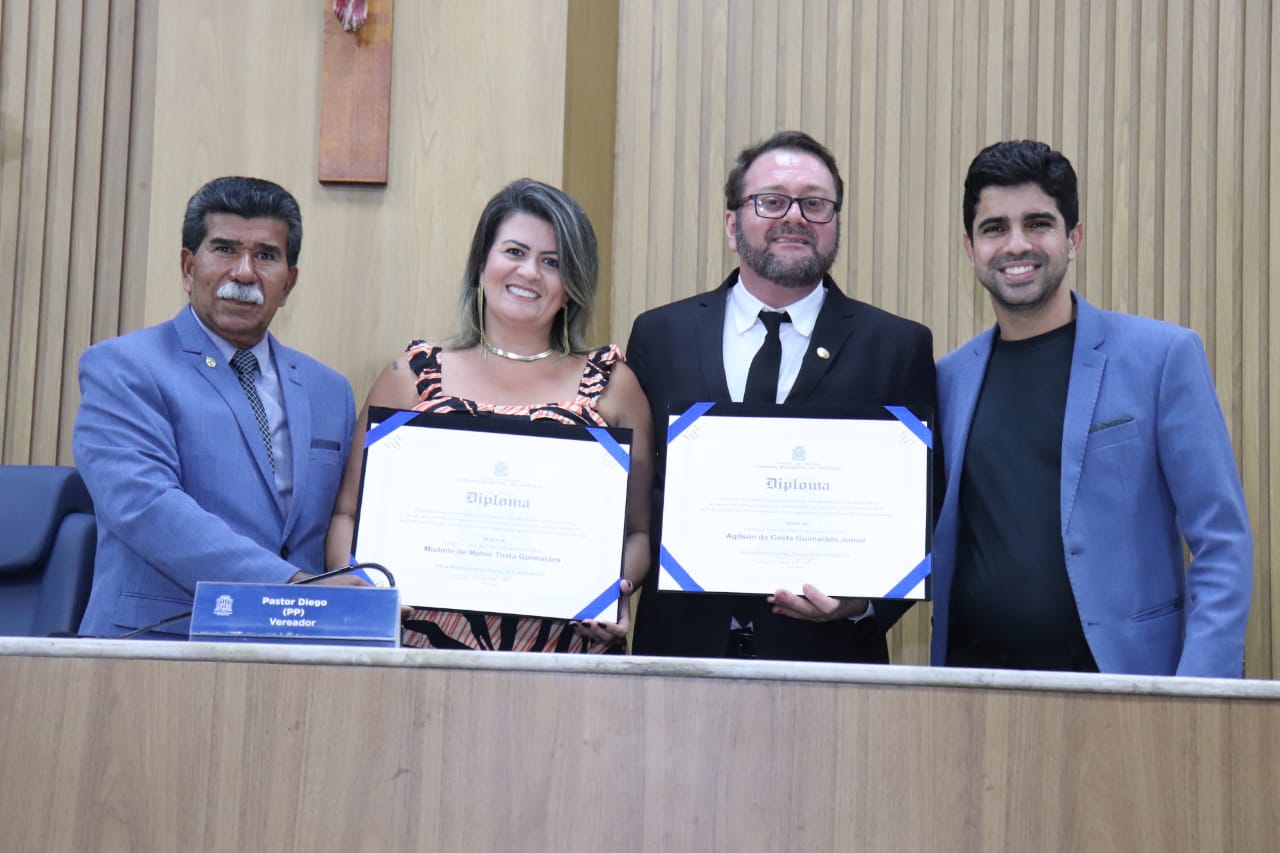 Vereador Pastor Diego realiza entrega de honraria a casal fundador da rede ‘Boteco Carioca’