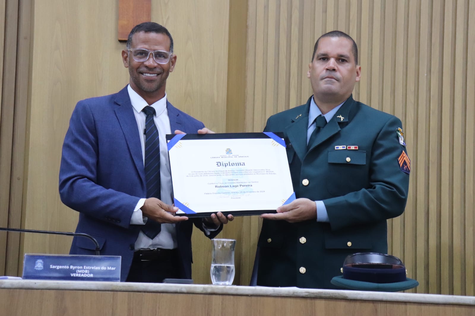 Vereador Sargento Byron concede título de cidadão aracajuano ao 3º Sargento Robson Lage Pereira  