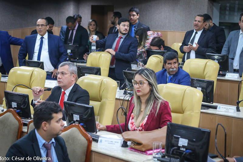 Vereadores da Câmara de Aracaju aprovam LDO com emendas 