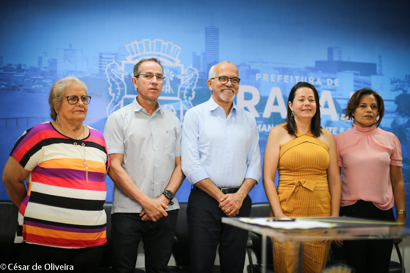 Vereadores participaram da entrega de veículos adaptados a centros de reabilitação física e intelectual